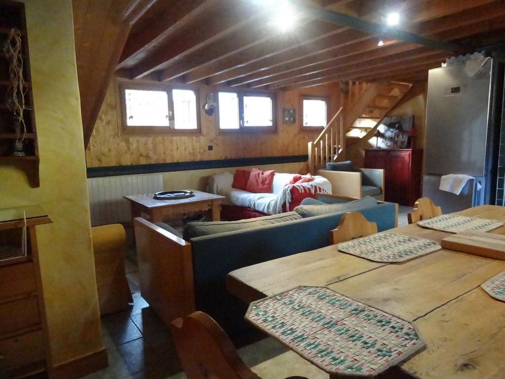 Les Nereides Studios Et Appartements Brides Les Bains Zewnętrze zdjęcie